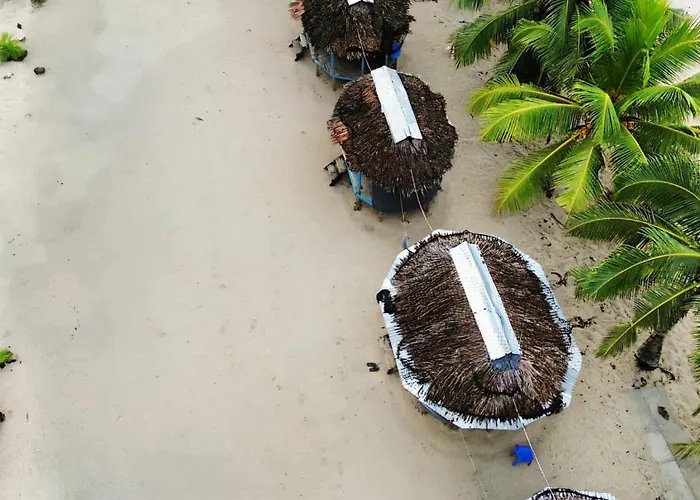 Jaymy Beach Fales